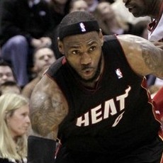 James Cetak 40 Poin, Heat Tetap Kalah