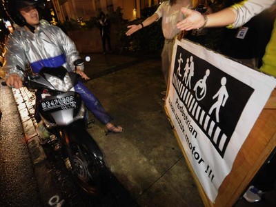 Trotoar untuk Pejalan Kaki, Bukan Pemotor