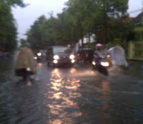 Jalanan Kota Bojonegoro Dilanda Banjir 