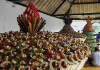 Gunungan putri sebagian besar terbuat dari bahan beras ketan yang menggambarkan kemakmuran Yogyakarta.