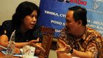 Buruh Mengeluh di Warung Daun