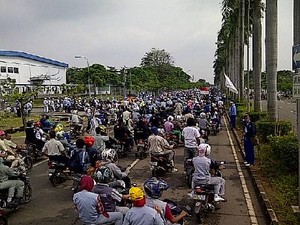 Upah Minimum Kecil Karena Industri Belum Bisa Efisien