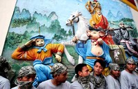 Ribuan orang antusias menyaksikan arak-arakan Cap Go Meh.