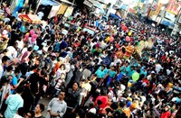 Selain barongsai, puncak perayaan Cap Go Meh juga dimeriahkan dengan pertunjukan liong.