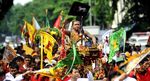 Ramai-ramai Mengarak Toapekong