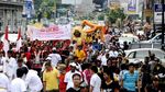 Ramai-ramai Mengarak Toapekong
