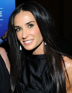 Usai Keracunan, Demi Moore Jalani Rehabilitasi