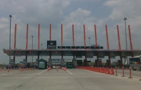 Kenaikan Tarif Tol Bakrie Ditunda karena Banyak Lubang