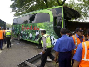 Bus Restu Seruduk Truk di Tol Sidoarjo, Satu Penumpang Tewas