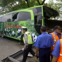 Bus Restu Seruduk Truk di Tol Sidoarjo, Satu Penumpang Tewas