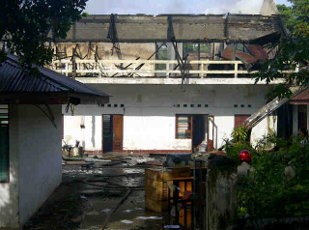 Kantor KPUD Kupang Ludes Terbakar