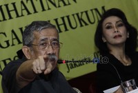 Kesenjangan keadilan yang dirasakan rakyat semakin meruntuhkan kepercayaan masyarakat terhadap hukum