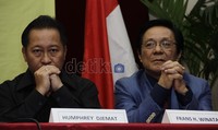 Menurut mereka kekacauan yang terjadi tidak hanya karena buruknya mentalitas aparat semata namun juga disebabkan sistem ketatanegaraan yang berantakan dan regulasi-regulasi yang lemah filosofi dan sarat kepentingan