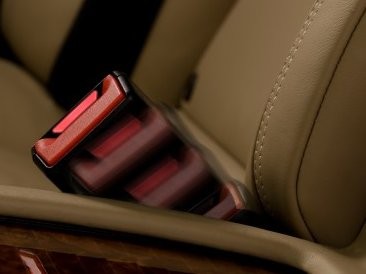 Seat Belt Kursi Penumpang Canggih ala Mercy, Bisa Menyala