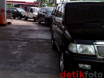 Maling Incar Tas, Kunci Pintu Mobil Saat Isi Bensin