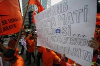 Para pedagang yang terdiri dari pedagang nasi, minuman dan pengrajin di Stasiun Gondangdia, Cikini dan Juanda itu mencium ada rencana penggusuran berkedok revitalisasi. Jhoni Hutapea/detikcom
