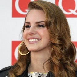 Diolok-olok di Acara TV, Lana Del Rey Tunda 30 Konser
