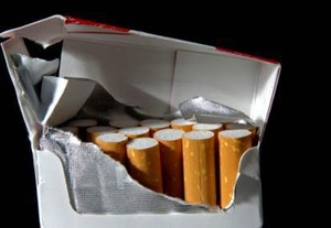 YLKI Tuding Pemerintah Dikeloni Pabrik Rokok 