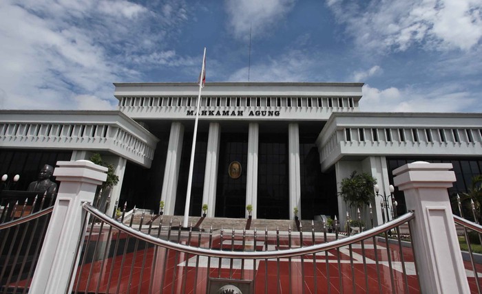 Curi 6 Piring Dibui, Korupsi Rp 27 M Bebas, YLBHI: Di Mana Keadilan?