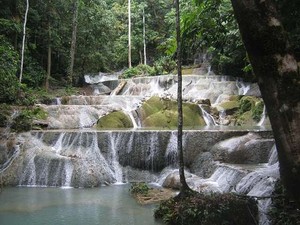 Katakan Cinta di Air Terjun Moramo, Sulawesi Tenggara