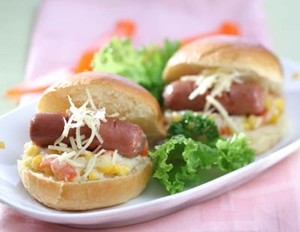 Resep Camilan: Mini Sandwich Ragout Sayur Sosis