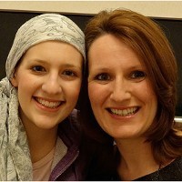 Gadis Kanker yang Setiap Saat Dipotret Ibunya untuk Terapi