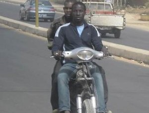 Ojek Motor Bernama Djakarta di Senegal 