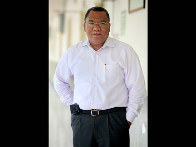 Dia Sendirian Melawan Raksasa Telkomsel