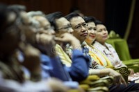 Pemerintah berketetapan akan memberlakukan pembatasan penggunaan BBM bersubsidi mulai 1 April 2012. Pemerintah mengalihkan penggunaan BBM menjadi gas/BBG (CNG dan LGV).