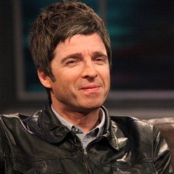 Noel Gallagher Koleksi Pakaian Fans Perempuan