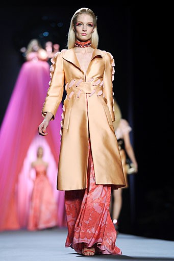 Viktor & Rolf, Spring/Summer 2012. Paris Fashion Week 2012. [Photo by Pascal Le Segretain/Getty Images]