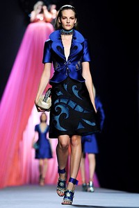 Viktor & Rolf, Spring/Summer 2012. Paris Fashion Week 2012. [Photo by Pascal Le Segretain/Getty Images]