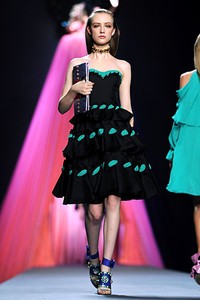 Viktor & Rolf, Spring/Summer 2012. Paris Fashion Week 2012. [Photo by Pascal Le Segretain/Getty Images]