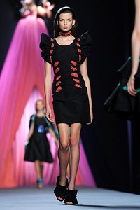 Viktor & Rolf, Spring/Summer 2012. Paris Fashion Week 2012. [Photo by Pascal Le Segretain/Getty Images]