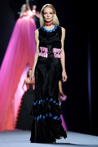 Viktor & Rolf, Spring/Summer 2012. Paris Fashion Week 2012. [Photo by Pascal Le Segretain/Getty Images]