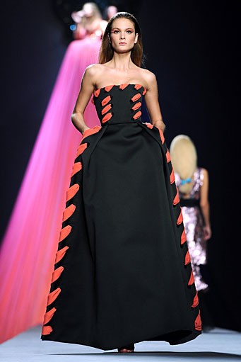 Viktor & Rolf, Spring/Summer 2012. Paris Fashion Week 2012. [Photo by Pascal Le Segretain/Getty Images]