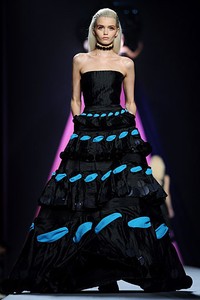 Viktor & Rolf, Spring/Summer 2012. Paris Fashion Week 2012. [Photo by Pascal Le Segretain/Getty Images]