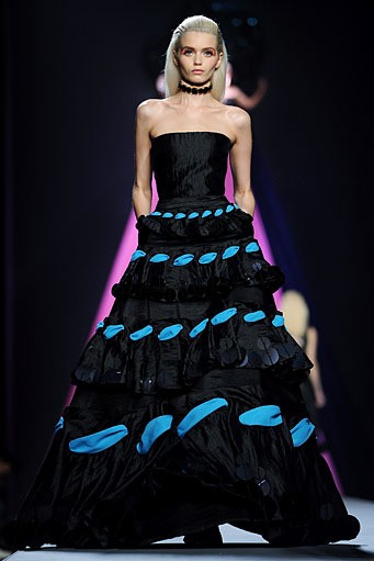 Viktor & Rolf, Spring/Summer 2012. Paris Fashion Week 2012. [Photo by Pascal Le Segretain/Getty Images]