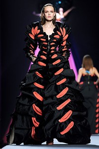 Viktor & Rolf, Spring/Summer 2012. Paris Fashion Week 2012. [Photo by Pascal Le Segretain/Getty Images]