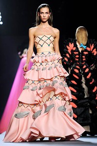 Viktor & Rolf, Spring/Summer 2012. Paris Fashion Week 2012. [Photo by Pascal Le Segretain/Getty Images]