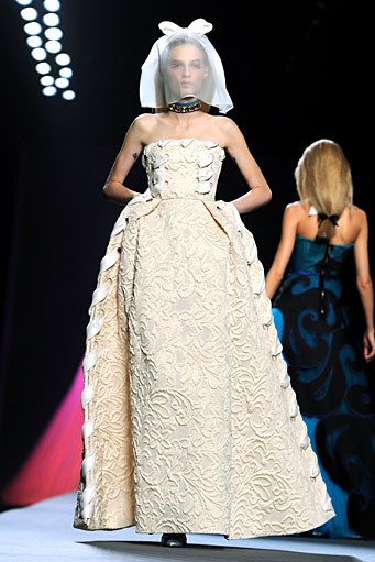 Viktor & Rolf, Spring/Summer 2012. Paris Fashion Week 2012. [Photo by Pascal Le Segretain/Getty Images]