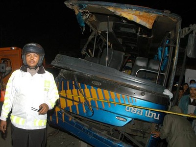 Bus Maut Tewaskan 14 Orang