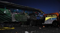 Bus tersebut berhasil dievakuasi Sabtu (11/2) sekitar pukul 04.30 WIB. Fikri Hidayat/detikcom.