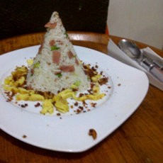 Sensasi Gurih Nasi Ngebul ala Warung Ngebul