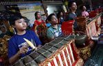Mengintip Gladi Resik Pesta Budaya Bau Nyale