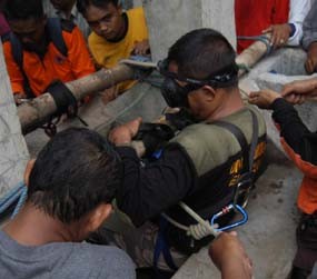 Penggali Sumur Tewas Ambil Bangkai Ayam di Sumur Sedalam 25 Meter