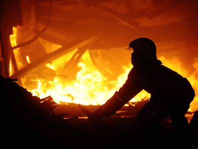 Pabrik Plastik di Jakarta Barat Terbakar