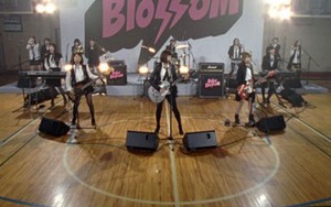 AKB48 Rilis Drama 34 Menit Adaptasi Single Give Me Five