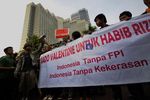 Aksi Menuntut Pembubaran FPI