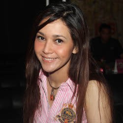 Pacar Baru Maia Berinisial H?